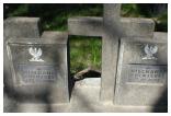 (95/98): Na cmentarzu znajduj si take mogiy onierzy z II Wojny wiatowej.